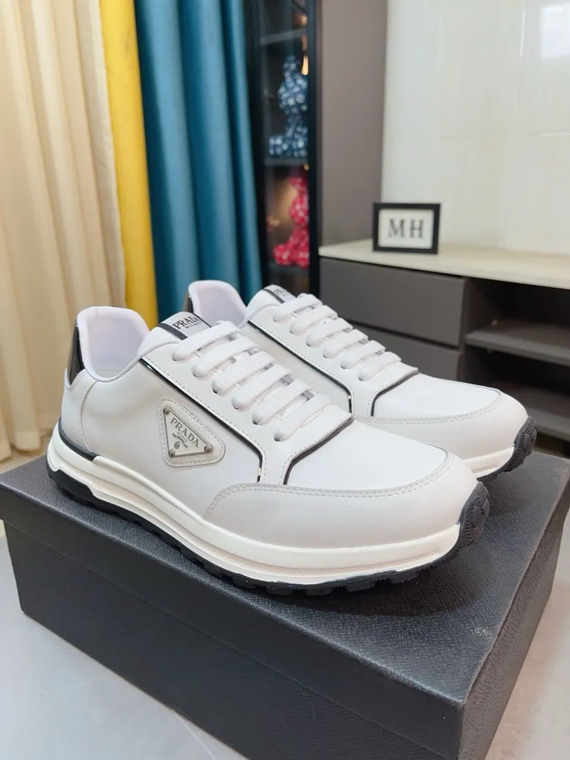 Men's shoes 💰420🌹🌹High-quality new Prada counters are launched simultaneously. The new men's shoes and 😘fabrics are selected from imported mesh and glue-spraying technology. Imported cowhide lining. 👍🏿High-end☄️Open-molded non-slip rubber outsole, exquisite lines, simple and elegant, comfortable and high-end for leisure travel. Code number: 38 to 44